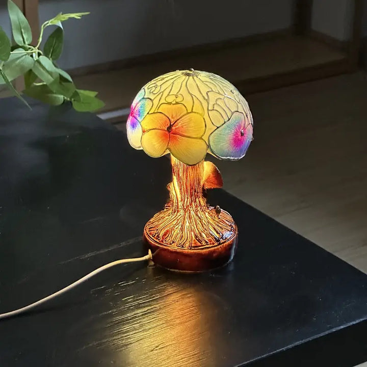 Lámpara boho chic con motivos de hongos y flores